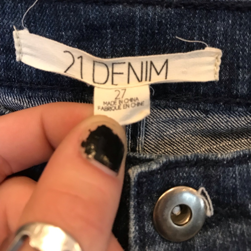 ✨Jean Shorts!✨ - Picture 2 of 4
